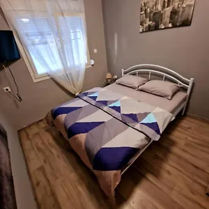 https://closer-central-studio-and-apartment.hotelschalkidiki.net